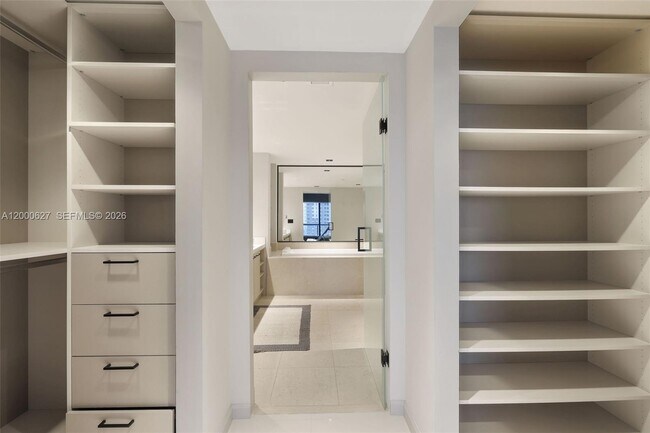 Building Photo - 465 Brickell Ave