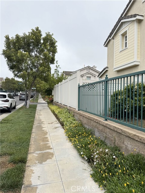 Building Photo - 2015 Hughes Dr