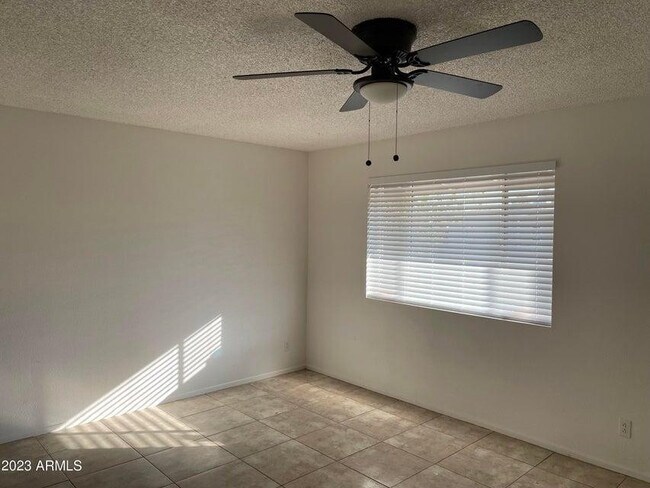 Building Photo - 1242 W Carla Vista Dr