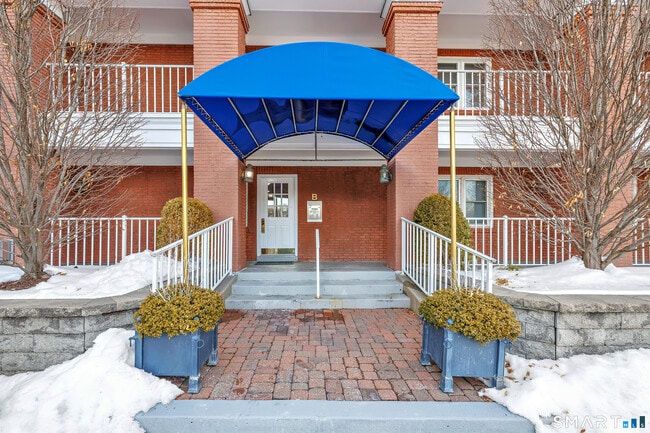 Building Photo - 43 Harbor Dr