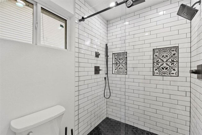 Building Photo - 826 Seacliff Dr