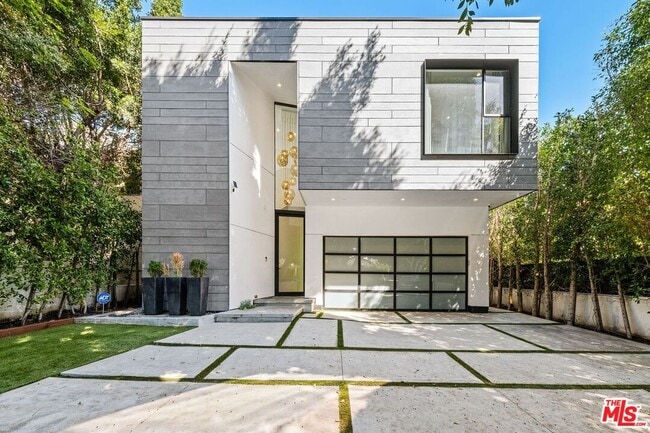 Building Photo - 462 Croft Ave