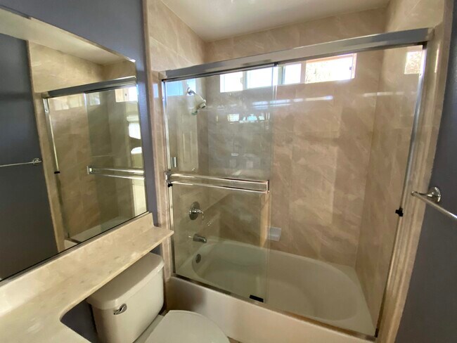 Building Photo - 624 Antioch Terrace