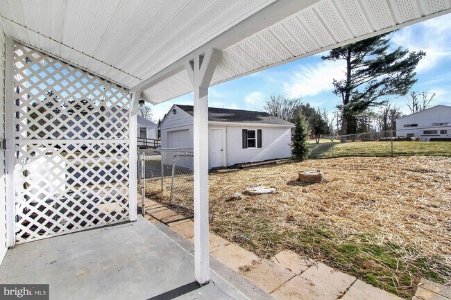 Building Photo - Charming 2 Bedroom, 1 Bath Single Family Home in Northeastern School District!!