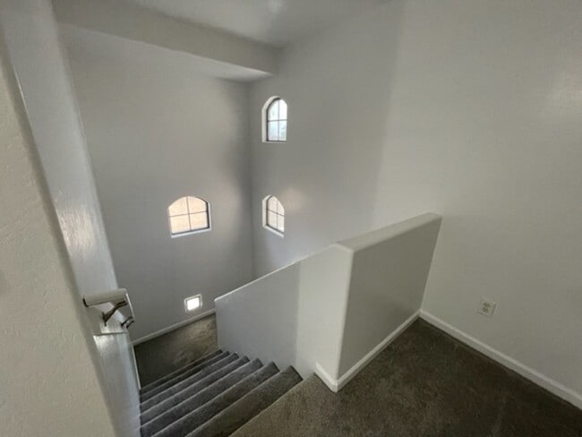 Building Photo - Chandler 3 Bedroom + Den Home | 2.5 Bath | 2-Car Garage | Warner & AZ Ave