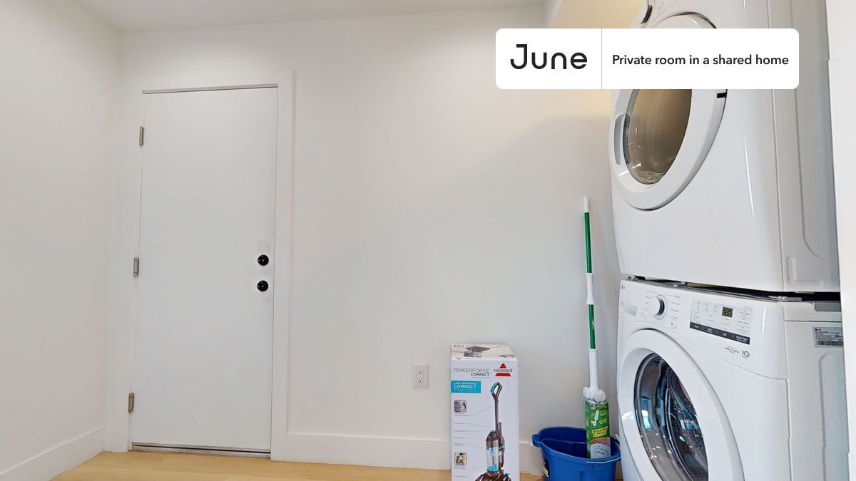 Building Photo - Room in Shared 5 bed/4 bath home