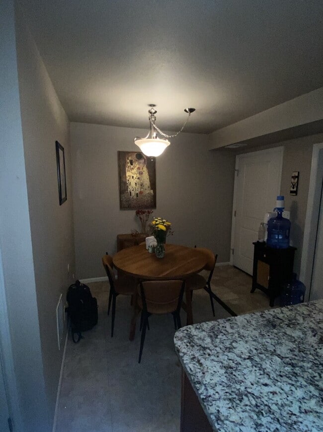 Building Photo - 2bd/2.5ba Englewood Condo Newer Construction!!