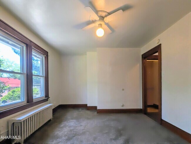 Building Photo - 243 Lunen St