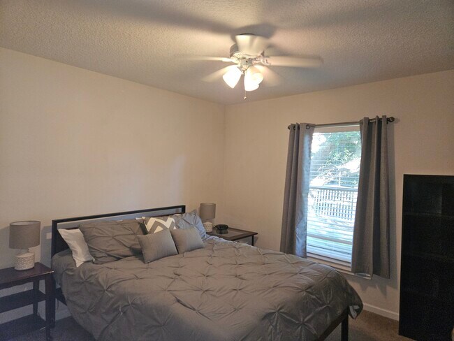 Building Photo - 2270 Keaton Chase Dr