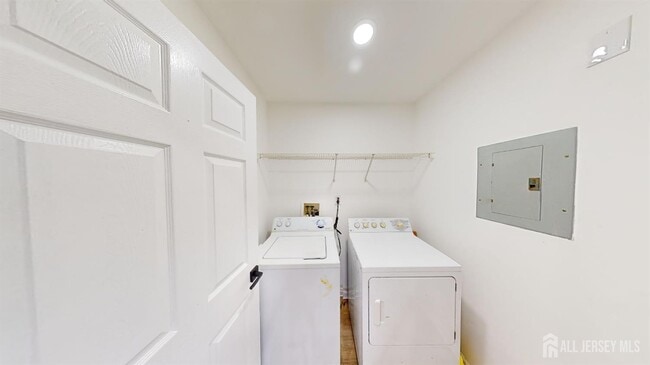 Building Photo - 2405 Timber Ridge Ct