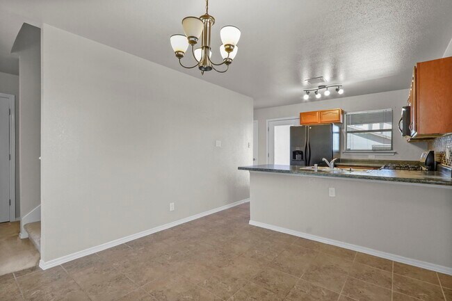 Building Photo - 2300 Glitter Point