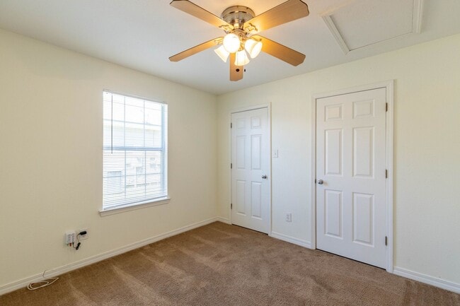Building Photo - 3 Bedroom 2 Bath - D'Iberville