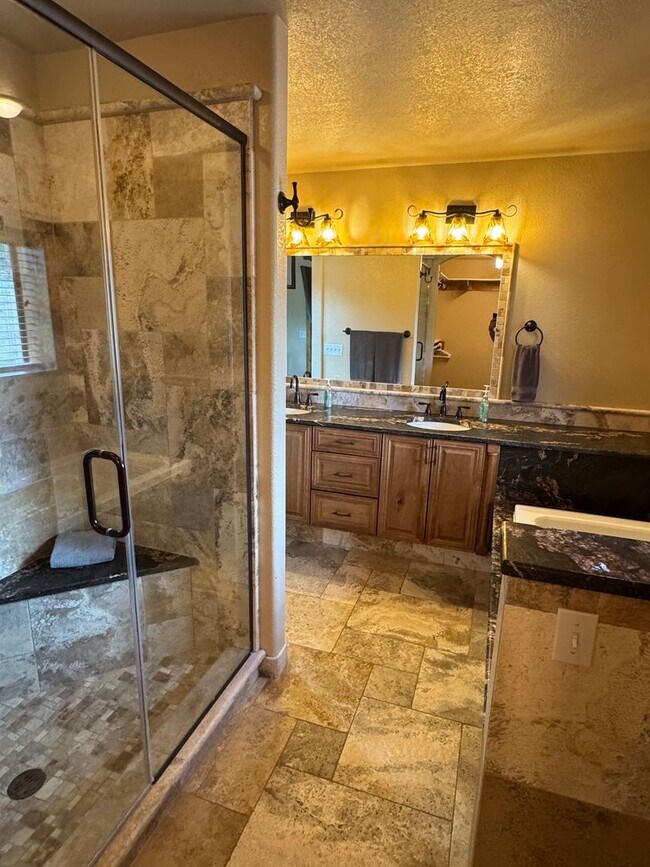 Building Photo - 3 Bed 2 Bath- Flagstaff