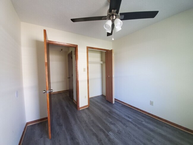 Building Photo - 545 Auburndale Ln