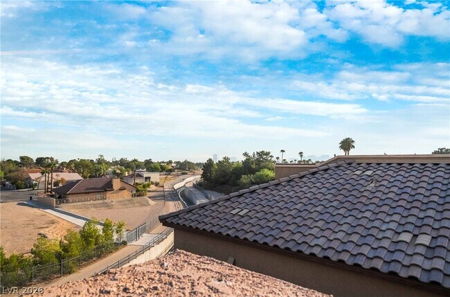 Building Photo - 6462 Estrella Hills Ave