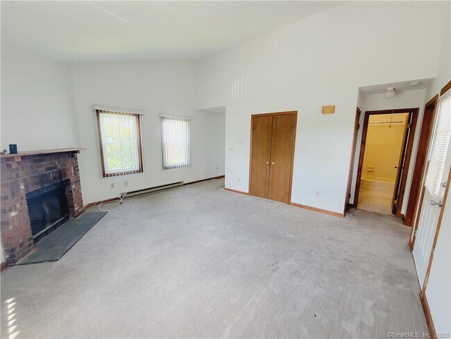 Building Photo - 96 Valley Dr