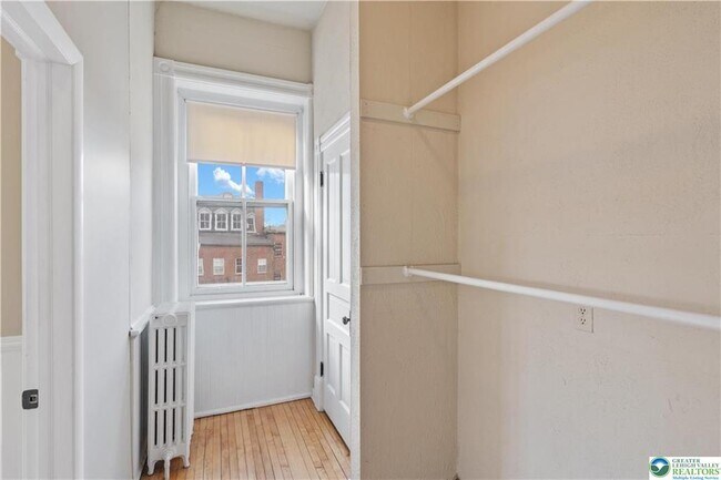 Building Photo - 426 Heckewelder Pl