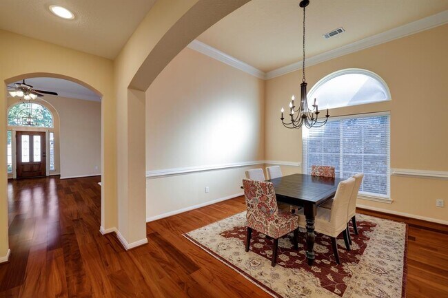 Building Photo - 5022 Coral Gables Dr