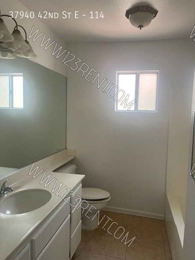 Building Photo - 37940 42nd St E