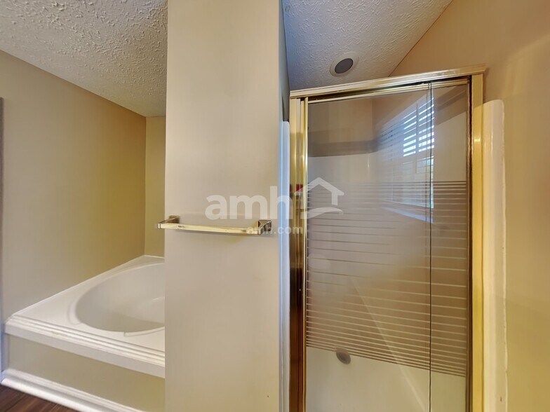 Building Photo - 196 Breakwater Dr