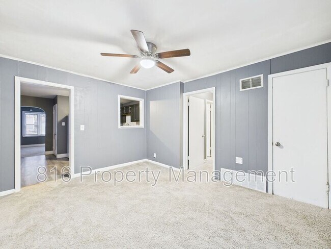 Building Photo - 7424 Bellefontaine Ave