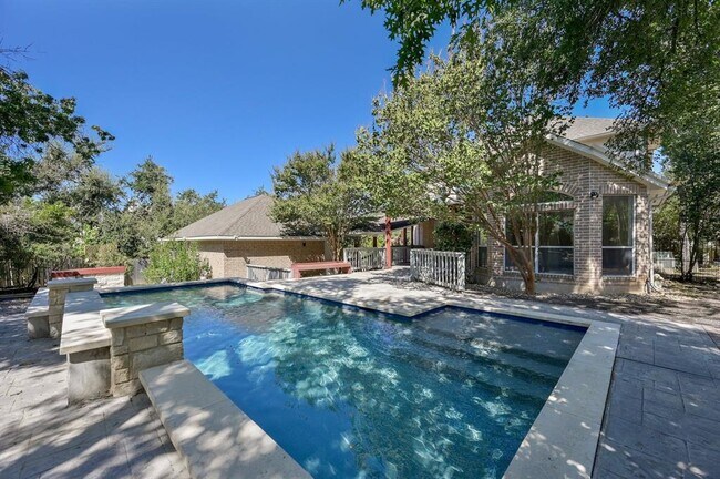 Building Photo - 10011 Brightling Ln