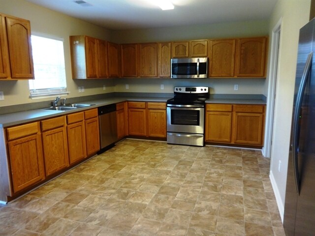 Building Photo - 123 Mockernut Dr