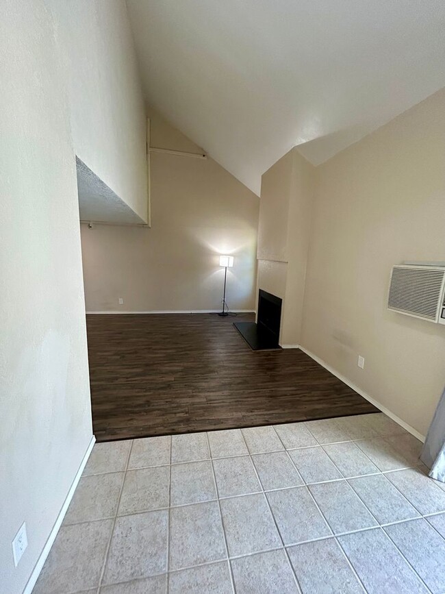 Building Photo - 1 Bed, 1 Bath Loft Condo in La Mesa!