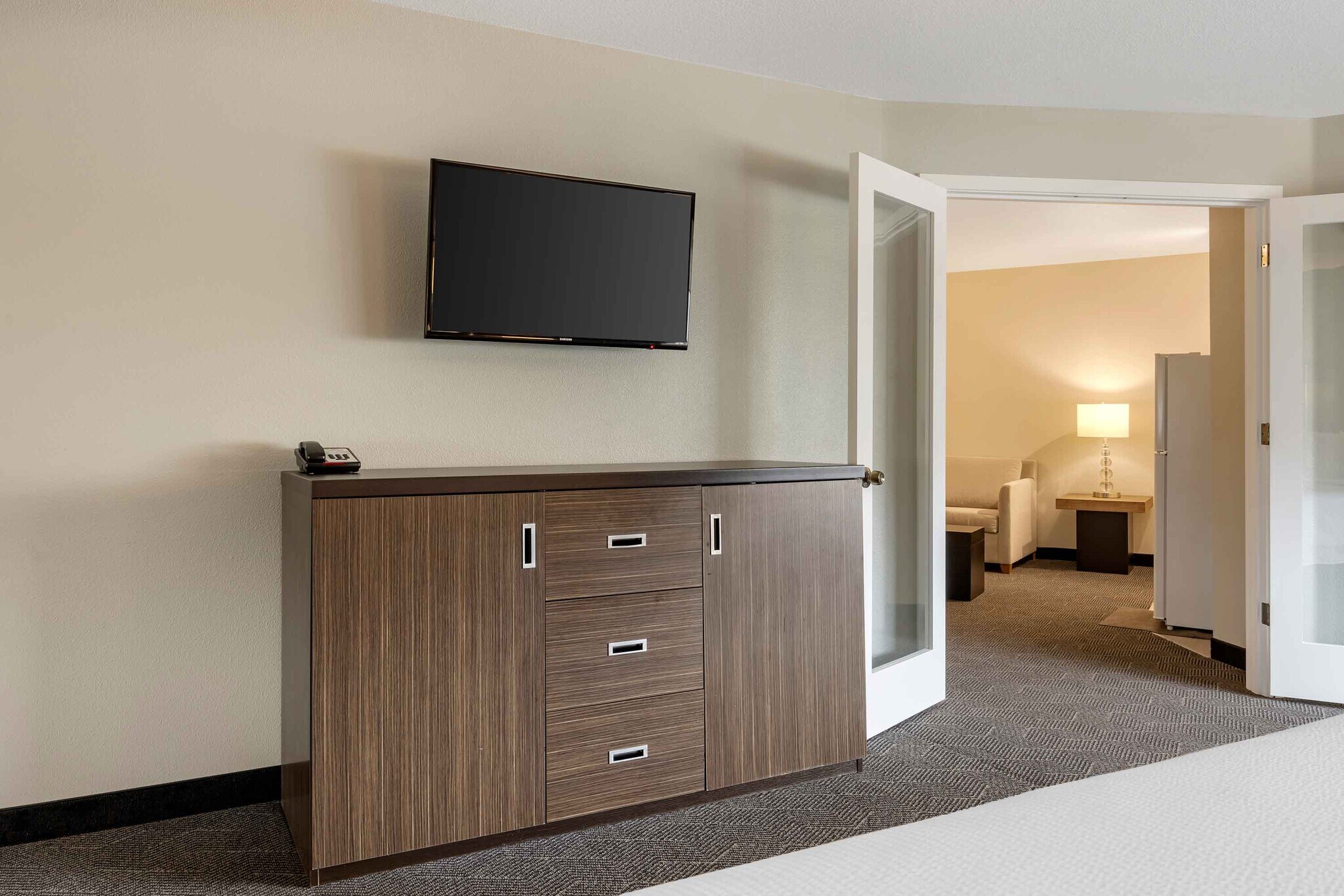 Building Photo - Furnished Studio-Trimark University Housing Hotel