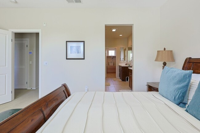 Building Photo - Fully Furnished 2-Bed, 2.5-Bath Home with ...