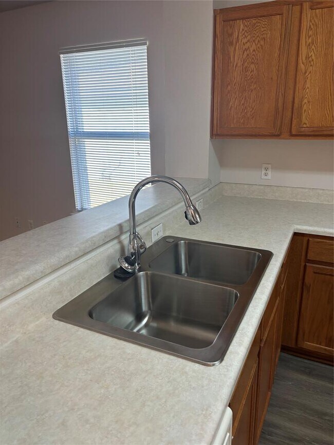 Building Photo - 127 Salado Dr