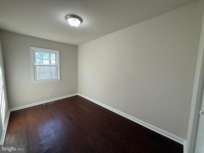 Building Photo - 534 Olde Greenwich Cir