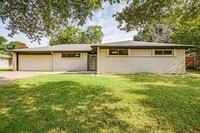 Building Photo - 1509 Fernwood Dr