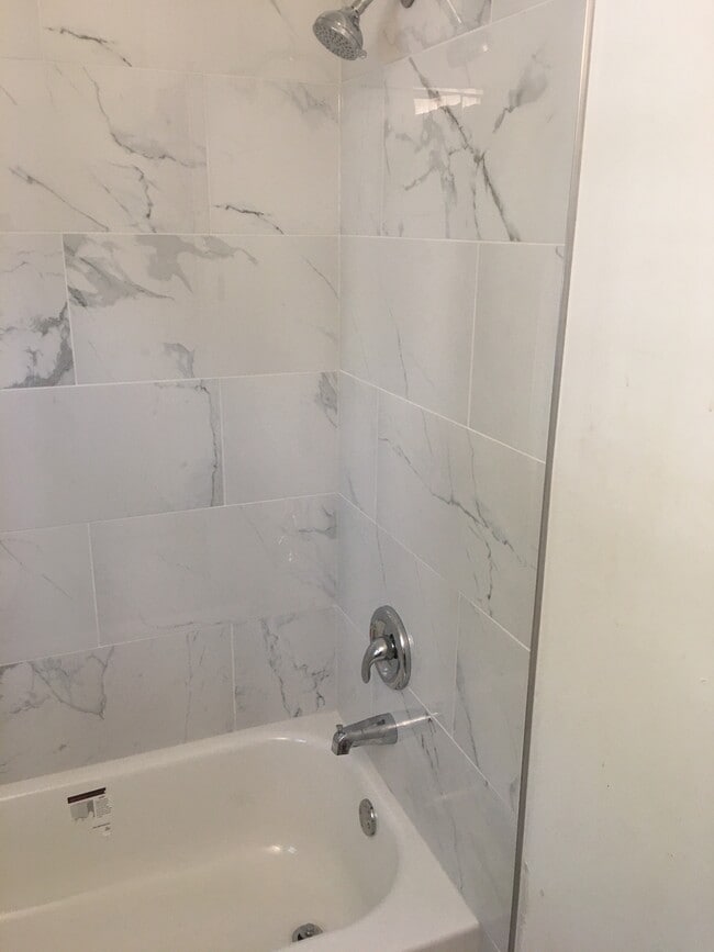 Upstairs Bath - 1955 N Woodrow St