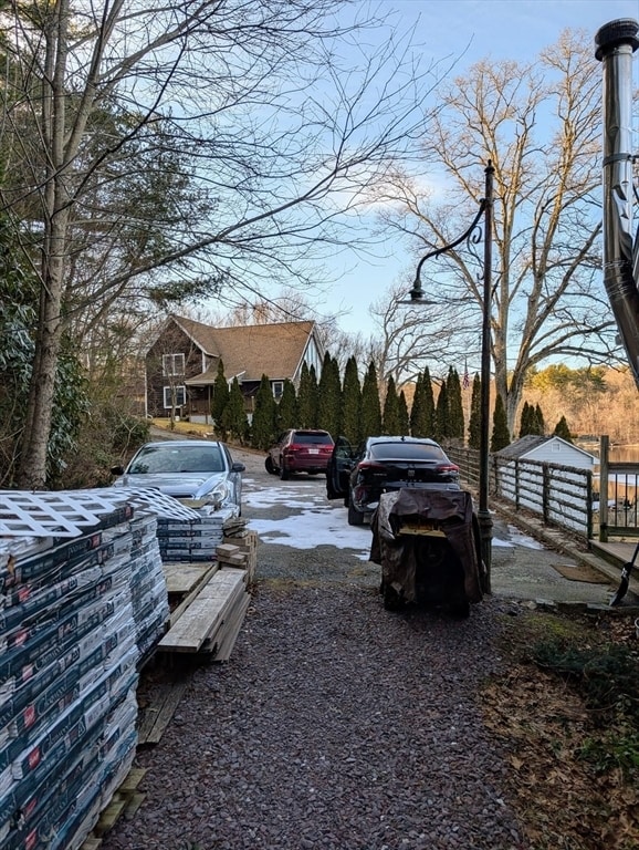 Building Photo - 27 Carrier Ln