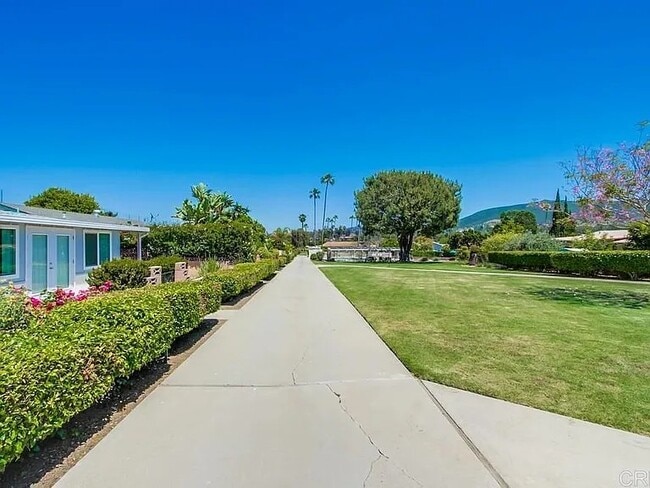 Building Photo - 1553 La Casita Dr