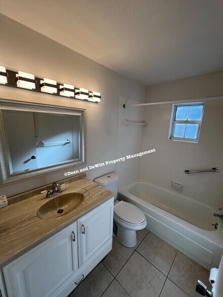 Building Photo - 1 Bed/1 Bath - Unit 212