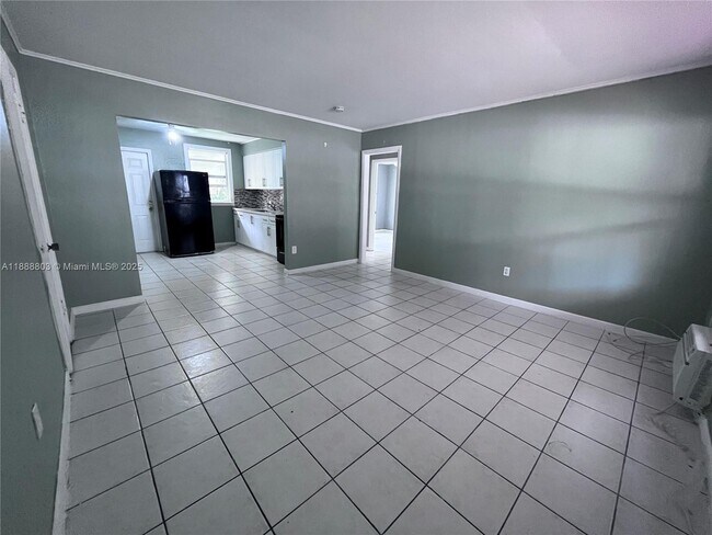 Building Photo - 1572 NE 135th St