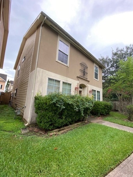 Building Photo - 3415 Clearview Cir