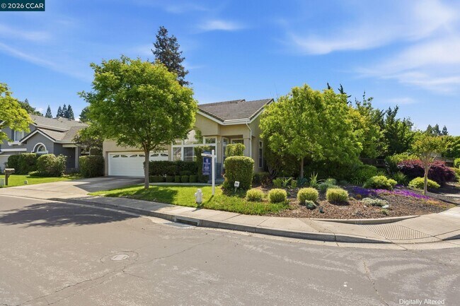 Building Photo - 601 Ambience Way