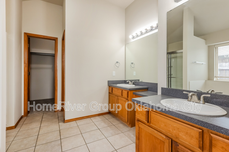 Building Photo - 2512 NW 179th Ct