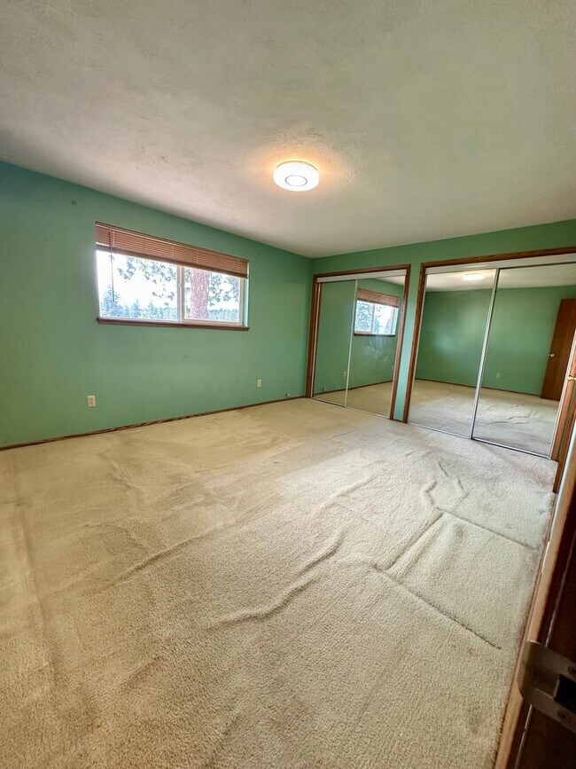 Building Photo - 1409 NW Portland Ave