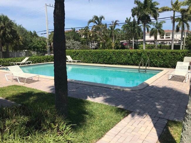 Building Photo - 2309 S Federal Hwy