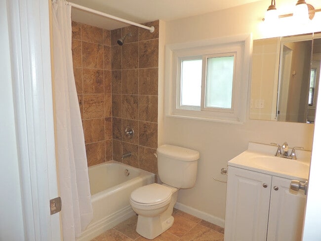 Building Photo - Renovated Colonial with 4 Beds - 1.5 Baths