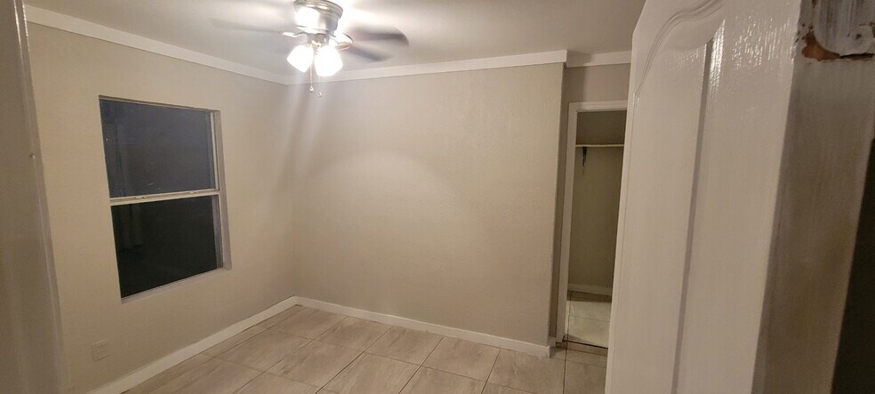 Building Photo - 149 W Dicker Dr