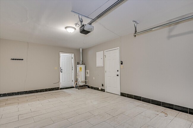 Building Photo - 238 Cavalier Dr