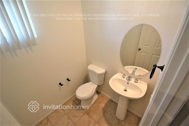 Building Photo - 1052 E Agate Ct
