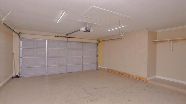 Building Photo - 3018 Wagon Trail Dr