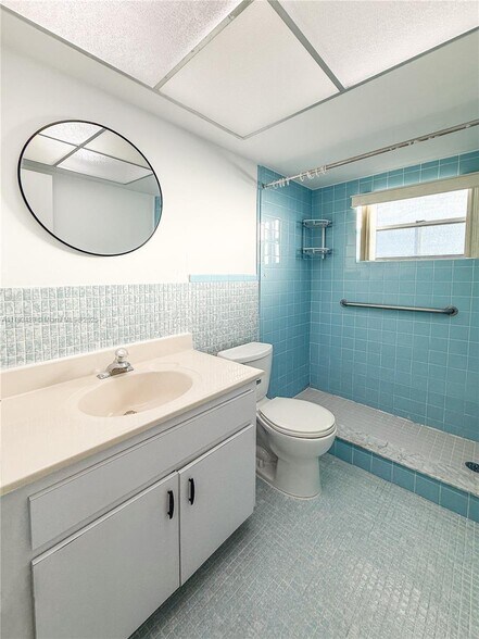 Building Photo - 5100 SW 90th Ave