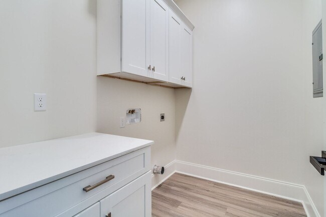 Building Photo - Brand New Single Story Townhome in Gated Community